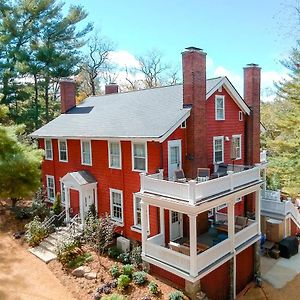 The Applewood Manor